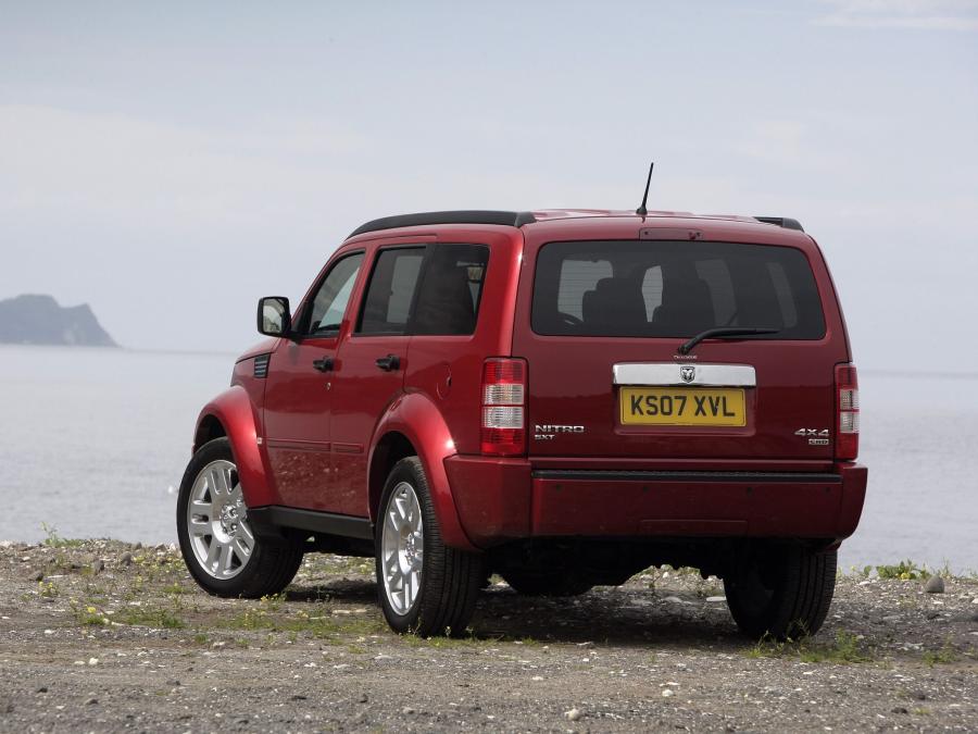  Dodge Nitro 2007 года  (UK) (фото 14 из 16)